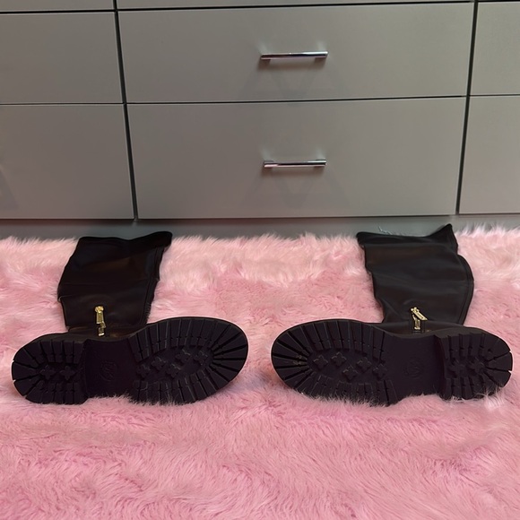 Michael Kors black leather over the knee heeled boots size 6.5 - Picture 4 of 7